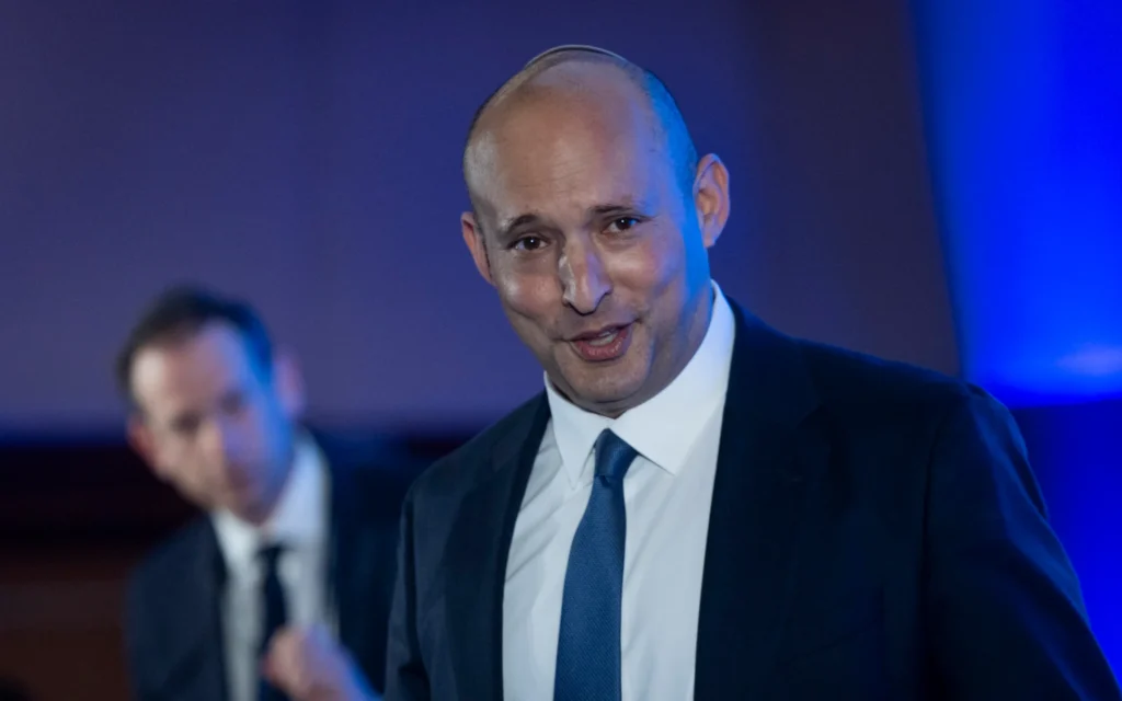 L'ancien Premier ministre Naftali Bennett assistant à la Conférence des présidents des principales organisations juives américaines, à Jérusalem, le 17 février 2026. (Crédit : Yonatan Sindel/Flash90) L'ancien Premier ministre Naftali Bennett assistant à la Conférence des présidents des principales organisations juives américaines, à Jérusalem, le 17 février 2026. (Crédit : Yonatan Sindel/Flash90)