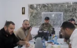 Une vidéo montre les chefs du Hamas supervisant un exercice d'entraînement en 2022 en vue du pogrom du 7 octobre 2023, des images diffusées le 23 février 2026. (Capture d'écran : Treizième chaîne)