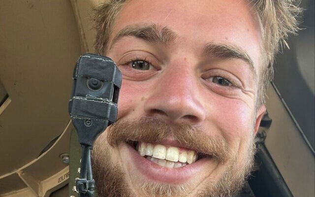 Le sergent-chef Ofri Yafe, 21 ans, tué par un « tir ami » dans le sud de Gaza le 18 février 2026. (Crédit : Armée israélienne) Le sergent-chef Ofri Yafe, 21 ans, tué par un « tir ami » dans le sud de Gaza le 18 février 2026. (Crédit : Armée israélienne)