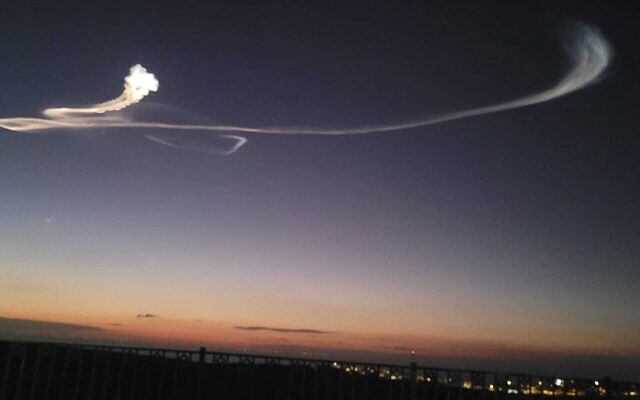 Interception par Israël d'un missile iranien, au-dessus de la Cisjordanie, le 31 mars 2026. (Crédit : Josh Davidovich/Times of Israel)