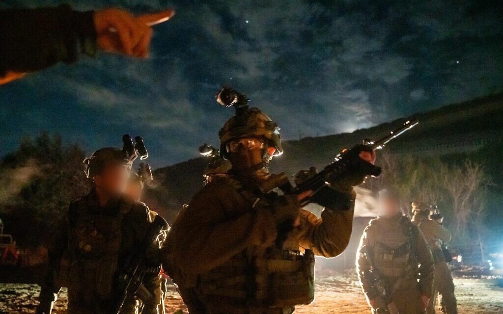 Des soldats de la 162e division de l'armée israélienne en mission dans le sud du Liban, sur une photo diffusée par l'armée le 26 mars 2026. (Crédit : Armée israélienne)
