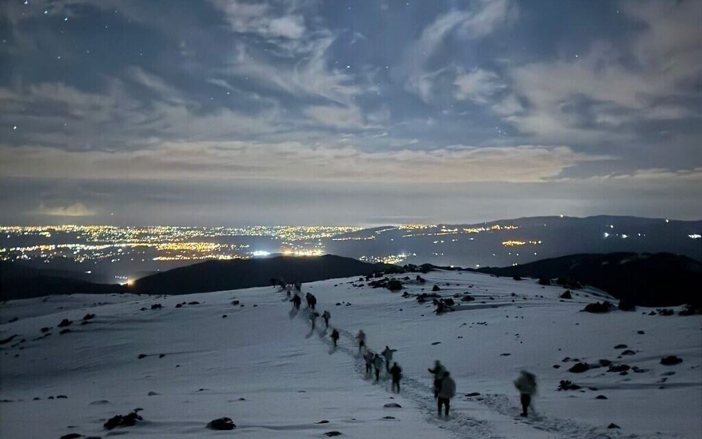 Des réservistes de l'unité d'alpinisme en action à la frontière syro-libanaise, sur une photo d'archive publiée le 29 mars 2026. (Crédit : Armée israélienne)