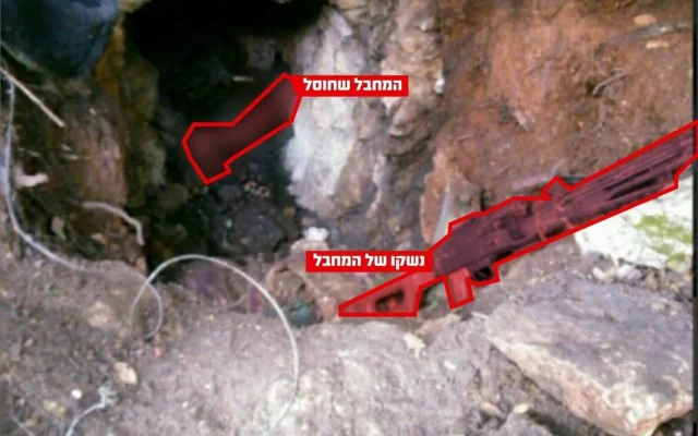 L'entrée d'un tunnel dans le sud du Liban où, selon l'armée israélienne, ses soldats ont tué un combattant du Hezbollah, sur une photo d'archive publiée le 27 mars 2026. (Crédit : Tsahal)