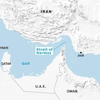Une carte du Golfe indiquant le détroit d'Ormuz et les ports de Jask et de l'île de Kharg en Iran. (Crédit : Laurence Saubadu/AFP)