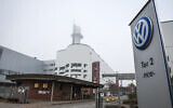 L’usine Volkswagen d’Osnabrück (Allemagne), le 6 novembre 2024. (Crédit : FOCKE STRANGMANN / AFP)