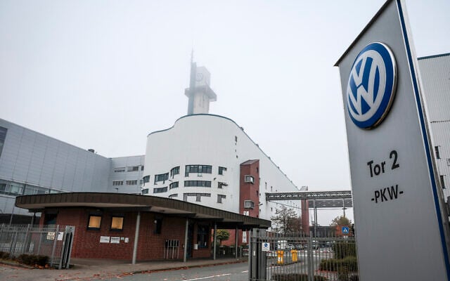 L’usine Volkswagen d’Osnabrück, en Allemagne, le 6 novembre 2024. (Crédit : Focke Strangmann/AFP)