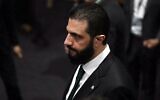 Le président syrien, Ahmed al-Sharaa, arrivant à la séance plénière générale des dirigeants lors de la COP30, la conférence des Nations unies sur les changements climatiques, à Belém, dans l'État du Pará, au Brésil, le 6 novembre 2025. (Crédit : Mauro Pimentel/AFP)