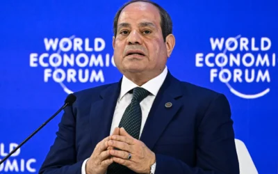 Le président égyptien Abdel-Fatteh el-Sissi prononçant un discours lors de la réunion annuelle du Forum économique mondial (WEF), à Davos, le 21 janvier 2026. (Crédit : Fabrice Coffrini/AFP)