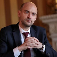 Le ministre français des Affaires étrangères, Jean-Noël Barrot, répondant aux questions des journalistes de l'AFP au Quai d'Orsay, à Paris, le 24 mars 2026. (Crédit : : Thomas Samson/AFP)