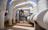 L'usine de dessalement Sorek à Rishon LeZion, en Israël, le 4 mai 2014. (AP Photo/Dan Balilty, dossier)