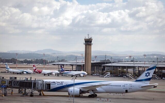 Un avion El Al, sur le tarmac de l'aéroport international Ben Gurion, le 25 février 2026. Illustration (Crédit : Chaïm Goldberg/Flash90)