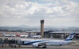 Un avion d'El Al, à l'aéroport international Ben Gurion près de Tel Aviv, le 25 février 2026. (Crédit : Chaïm Goldberg/Flash90)