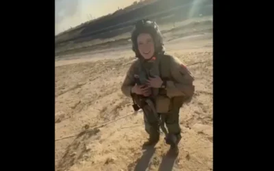 Une pilote de chasse américaine dans une vidéo publiée sur les réseaux sociaux après que son avion a été abattu au-dessus du Koweït, le 2 mars 2026, en pleine guerre contre l'Iran. (X, utilisé conformément à la clause 27a de la loi sur les droits d'auteur)