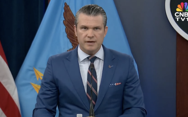 Le secrétaire américain à la Défense, Pete Hegseth, donnant une conférence de presse sur la guerre contre la République islamique d'Iran, le 10 mars 2026. (Crédit : Capture d'écran/CNBC) Le secrétaire américain à la Défense, Pete Hegseth, donnant une conférence de presse sur la guerre contre la République islamique d'Iran, le 10 mars 2026. (Crédit : Capture d'écran/CNBC)