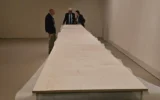 Le Musée d’Israël avait retiré de l’exposition le Grand Rouleau d’Isaïe lorsque l’Iran a commencé à lancer des missiles contre Israël, le 28 février 2026. (Crédit : Autorisation)