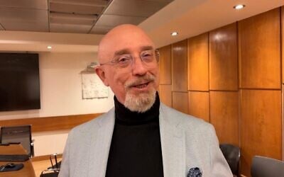 L’ancien ministre ukrainien de la Défense, Oleksii Reznikov, s’entretient avec le Times of Israel à Tel Aviv, le 26 février 2026 (Crédit : Lazar Berman/The Times of Israel)