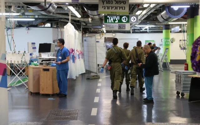 Une salle souterraine du Rambam Health Care Campus de Haïfa, qui sert de parking en temps de paix, a été utilisée lors de l’opération Lion rugissant en mars 2026. (Crédit : Bureau du porte-parole) Une salle souterraine du Rambam Health Care Campus de Haïfa, qui sert de parking en temps de paix, a été utilisée lors de l’opération Lion rugissant en mars 2026. (Crédit : Bureau du porte-parole)