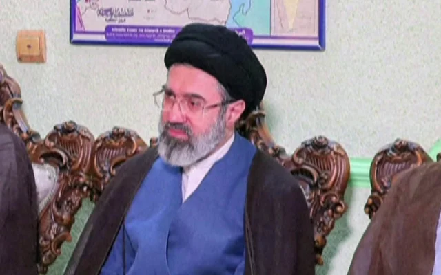 Mojtaba Khamenei, fils du guide suprême iranien l'ayatollah Ali Khamenei, à Téhéran, le 30 octobre 2024. (Crédit : Bureau du Guide suprême/AFP)