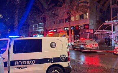 Lieu d'une fusillade mortelle, à Herzliya, le 2 avril 2026. (Crédit : Police israélienne)