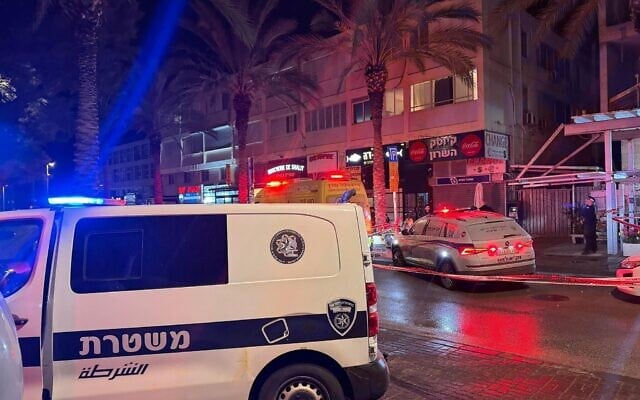 Lieu d'une fusillade mortelle, à Herzliya, le 2 avril 2026. (Crédit : Police israélienne)