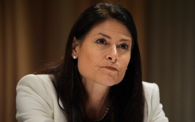 La procureure générale du Michigan, Dana Nessel, lors d’une interview accordée à l’Associated Press, à Philadelphie, le 21 novembre 2024. (Crédit : Matt Slocum/AP Photo)