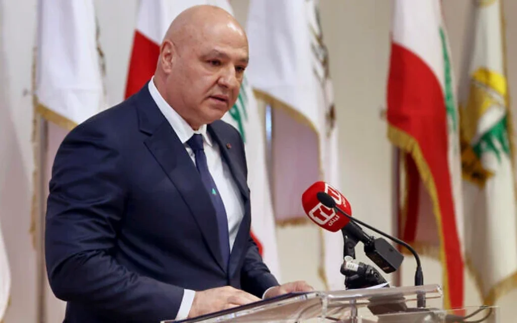 Le président libanais Joseph Aoun s’exprimant lors d’une cérémonie marquant la Journée de l’armée, au ministère de la Défense du pays, à Yarzeh, près de Beyrouth, au Liban, le 31 juillet 2025. (Crédit : Bureau de presse de la présidence libanaise via AP)
