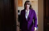 La ministre britannique des Finances, Rachel Reeves, arrivant pour participer à une visioconférence des ministres des Finances du G7, à Downing Street, à Londres, le 9 mars 2026. (Crédit : Alberto Pezzali/AP)