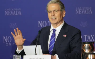 Le secrétaire au Trésor Scott Bessent s'exprimant, à Las Vegas, le 16 avril 2026. (Crédit: Lucas Peltier/AP)