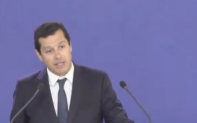Le porte-parole du Quai d'Orsay, Pascal Confavreux, s'exprime en conférence de presse jeudi 9 avril, au lendemain de frappes israéliennes contre le Hezbollah au Liban (Crédit : capture d'écran BFMTV)