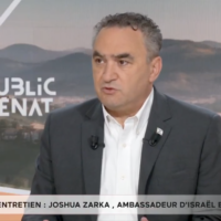 Joshua Zarka, sur le plateau de Public Sénat, le 7 avril 2026. (Crédit : Capture d’écran/Public Sénat)