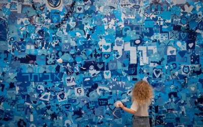 Une jeune visiteuse du Musée d'Art de Tel Aviv, le 31 juillet 2025. (Miriam Alster/FLASH90)