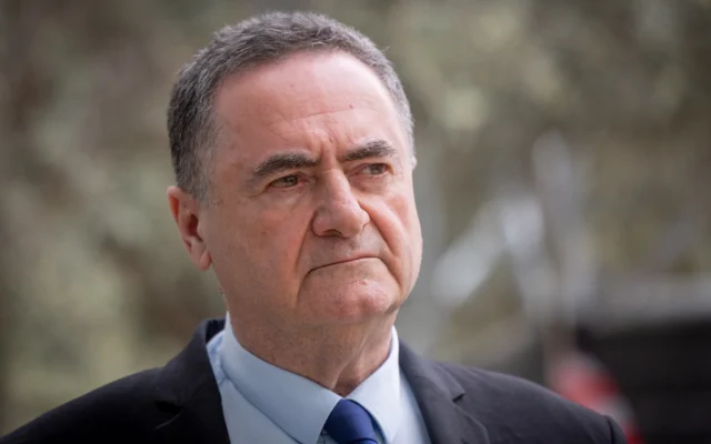 Le ministre de la Défense, Israel Katz, assistant à un événement en l’honneur de soldats distingués dans le cadre des célébrations du 78ᵉ Yom HaAtsmaout, à Jérusalem, le 20 avril 2026. (Crédit : Chaim Goldberg/Flash90)