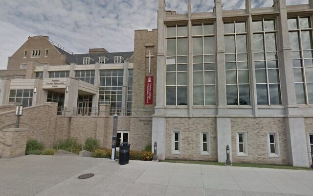La Fairfield College Preparatory Academy à Fairfield, dans le Connecticut, telle qu'elle apparaissait en 2018. (Crédit : Google Maps)