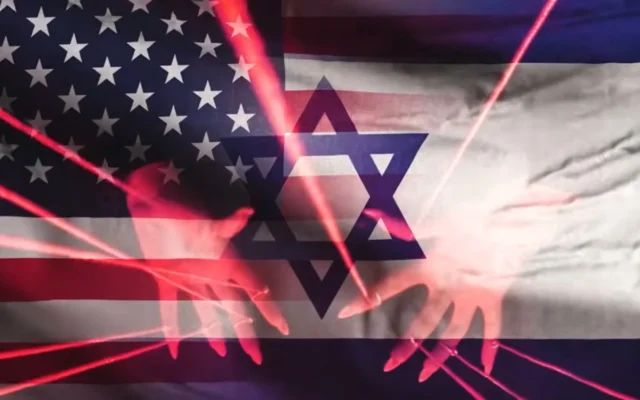 Une image tirée de la vidéo de lancement de l’AZAPAC, dans laquelle son fondateur, Michael Rectenwald, qualifie les responsables politiques pro-Israël de « marionnettes » dont « les ficelles sont tirées par des donateurs fidèles à l’État d’Israël ». (Crédit : Capture d’écran/YouTube)