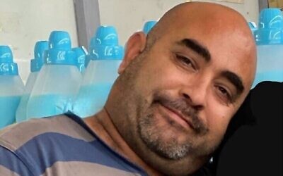 Amer Hujirat, entrepreneur israélien tué par un drone du groupe terroriste chiite libanais du Hezbollah dans le sud du Liban le 28 avril 2026, sur une photo non datée. (Crédit : Autorisation)