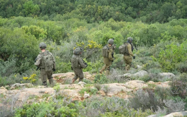 Des réservistes de la 226ᵉ brigade de parachutistes de Tsahal en mission dans le sud du Liban, sur une photo de presse publiée le 29 avril 2026. (Crédit : Armée israélienne)
