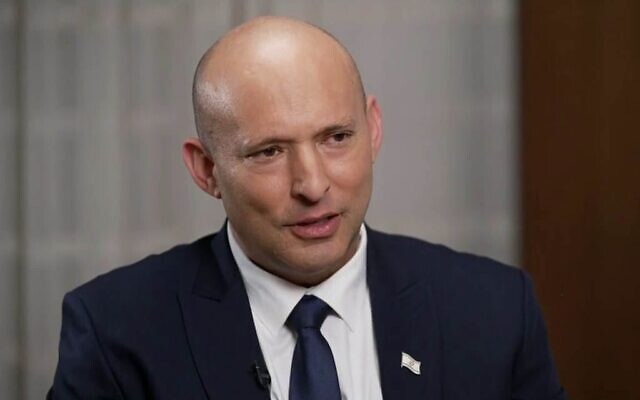 L'ancien Premier ministre Naftali Bennett interviewé sur la chaîne N12, le 29 avril 2026. (Crédit : Capture d'écran/Chaîne N12) L'ancien Premier ministre Naftali Bennett interviewé sur la chaîne N12, le 29 avril 2026. (Crédit : Capture d'écran/Chaîne N12)