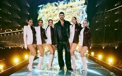 L'Israélien Noam Bettan et ses danseurs interprétant « Michelle » lors d'une répétition pour l'Eurovision, à la Wiener Stadthalle de Vienne, en Autriche, le 6 mai 2026. (Crédit : Alma Bengtsson/UER) L'Israélien Noam Bettan et ses danseurs interprétant « Michelle » lors d'une répétition pour l'Eurovision, à la Wiener Stadthalle de Vienne, en Autriche, le 6 mai 2026. (Crédit : Alma Bengtsson/UER)