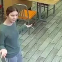 Esther, l’adolescente disparue à Toronto, sur les images d'une caméra de surveillance, le 15 mai 2026 (Police de Toronto)