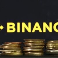 Le logo de Binance sur un écran le 6 juin 2023 à San Anselmo, en Californie. (Crédit : Justin Sullivan / Getty Images via AFP)