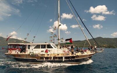 Des navires de la Global Sumud Flotilla quittant le port de Marmaris, en Turquie, le 14 mai 2026. (Crédit : Murat Kocabas/AP)