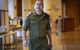 Le futur directeur de l'agence de renseignement du Mossad, le général de division Roman Gofman, se rendant à une réunion de la commission des Affaires étrangères et de la Défense, à la Knesset le 5 février 2026. (Crédit : Yonatan Sindel/Flash90)
