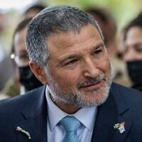 Le directeur de l’agence de sécurité intérieure du Shin Bet, David Zini, au cimetière militaire du mont Herzl, à Jérusalem lors de Yom HaZikaron, le 21 avril 2026. (Crédit : Chaïm Goldberg/Flash90)