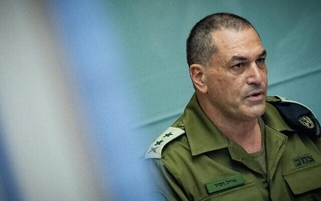 Le chef d’état-major de l’armée israélienne, Eyal Zamir, assistant à une réunion de la commission des Affaires étrangères et de la Défense de la Knesset, à Jérusalem, le 10 mai 2026. (Crédit : Yonatan Sindel/Flash90)