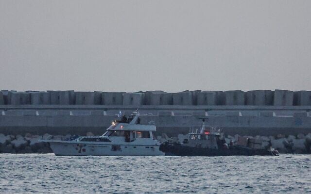 Photo d'illustration: Un navire de la flottille d'activistes à destination de Gaza, intercepté par la marine israélienne dans les eaux internationales, est escorté vers Ashdod, dans le sud d'Israël, le 19 mai 2026 (Crédit : Jamal Awad/Flash90)