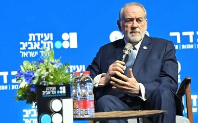 L'ambassadeur américain Mike Huckabee s'exprimant lors de la Conférence de Tel Aviv, le 12 mai 2026. (Crédit : Université de Tel Aviv)