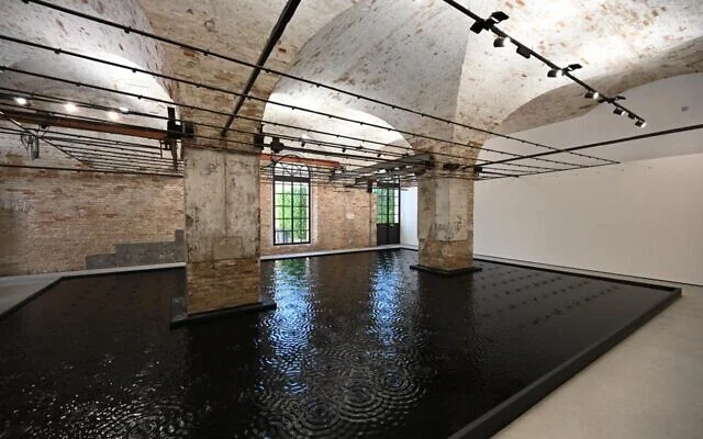 L'installation de Belu-Simion Fainaru au pavillon israélien de la Biennale d'Art de Venise 2026 le 11 mai 2026. (Autorisation) L'installation de Belu-Simion Fainaru au pavillon israélien de la Biennale d'Art de Venise 2026 le 11 mai 2026. (Autorisation)