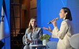 L’actrice Gal Gadot (à droite) et la Première dame Michal Herzog s’expriment sur scène lors de la conférence « Time to Talk » à Jérusalem, le 13 mai 2026 (Crédit : Kobi Gideon/GPO)
