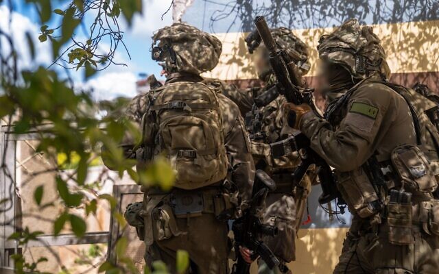 Photo d'illustration : des soldats de Tsahal en opération dans la ville de Bint Jbeil, au sud du Liban, sur une photo diffusée le 1er mai 2026. (Crédit: Tsahal)