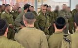 Le major général Tamir Yadai, chef d'état-major adjoint de l'armée israélienne, visite le centre d'entraînement de la brigade ultra-orthodoxe Hasmonéenne, le 20 mai 2026. (Crédit : Armée israélienne)